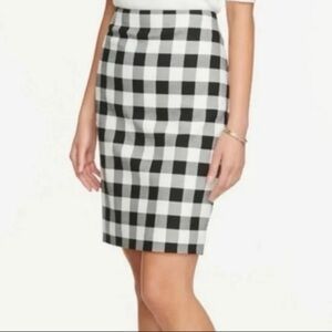 Ann Taylor Buffalo Check Pencil Skirt Women’s size 8 NWT Lined